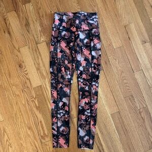 Lululemon activewear pants size 4